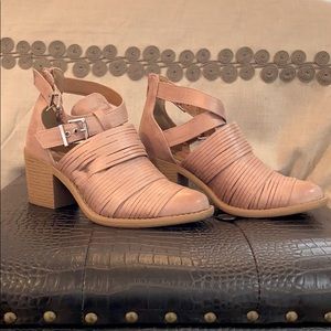 Qupid Pink Booties, Sz 5 1/2